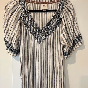 Knox Rose White & Navy V-neck Blouse